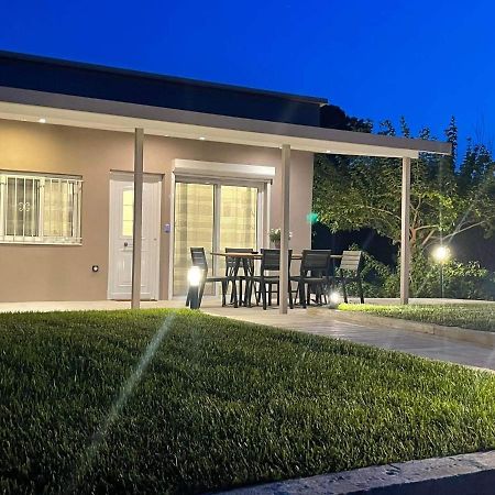 M & F House Villa Oropos Luaran gambar