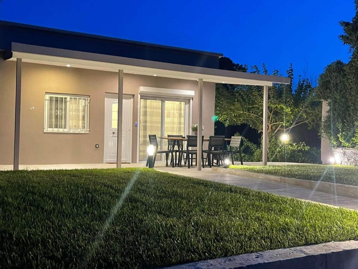 M & F House Villa Oropos Luaran gambar