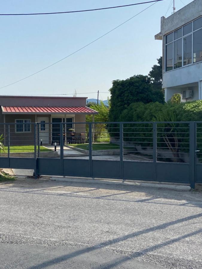 M & F House Villa Oropos Luaran gambar