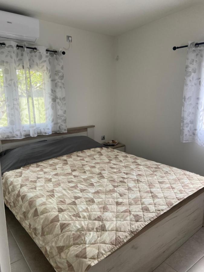 M & F House Villa Oropos Luaran gambar