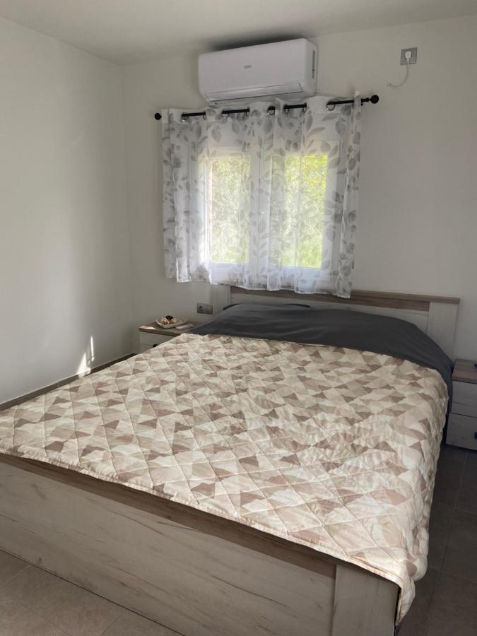M & F House Villa Oropos Luaran gambar